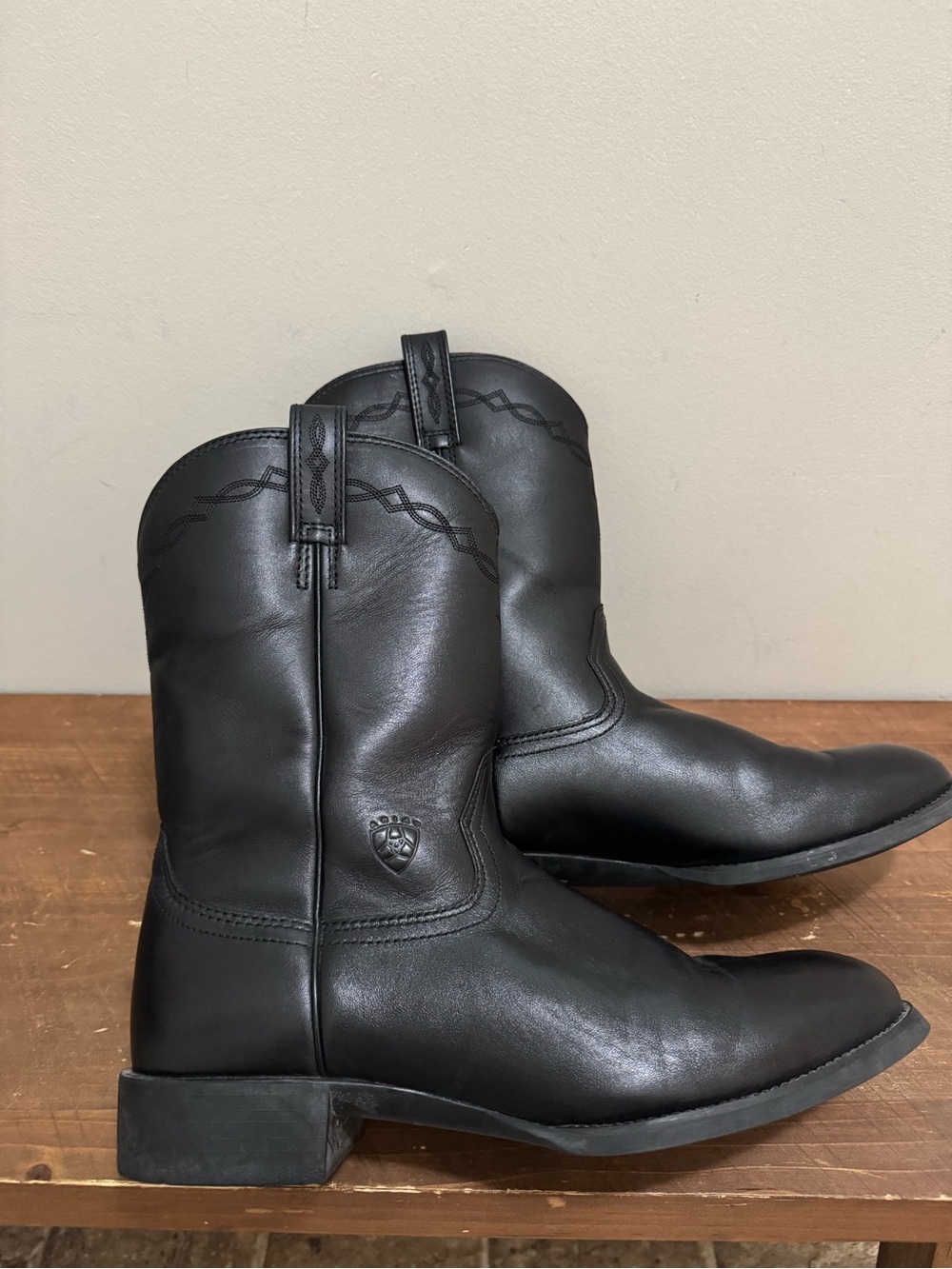 Ariat Men’s Black Leather Western Boots Size 11.5